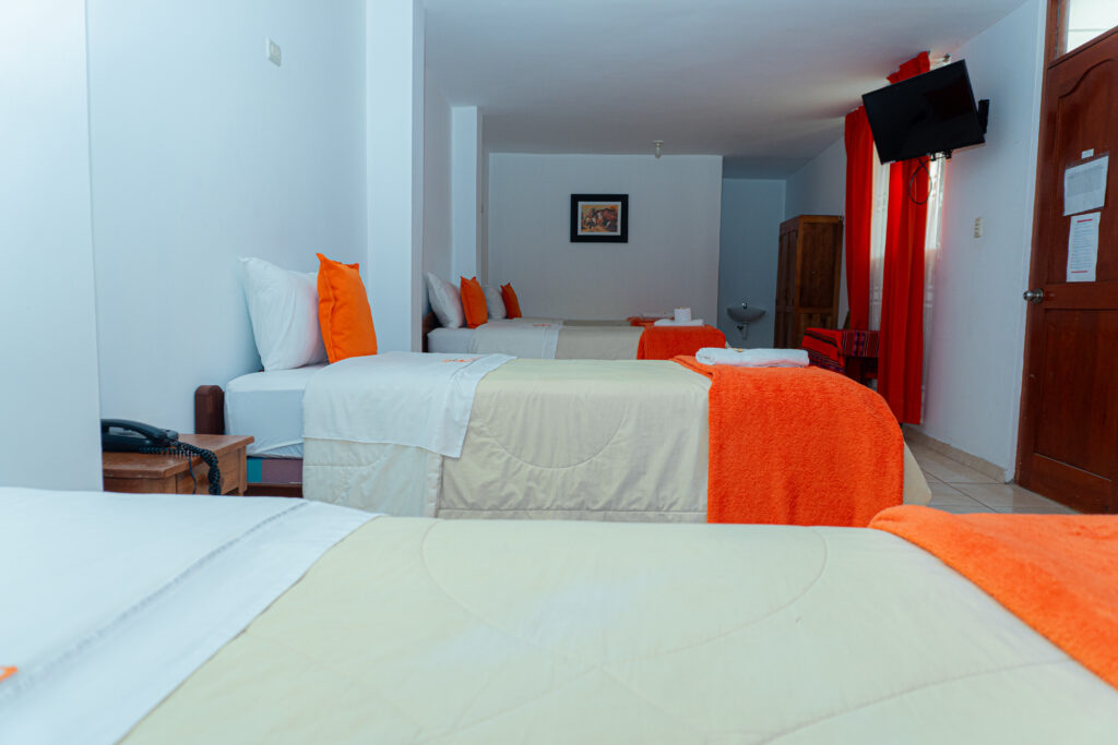 DSC05896 1 hotel chachpoyas